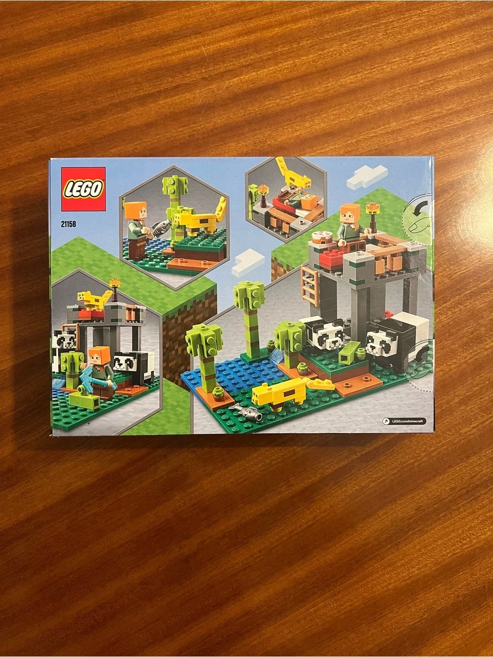 LEGO Minecraft Panda Nursery Set - Green, Black, White